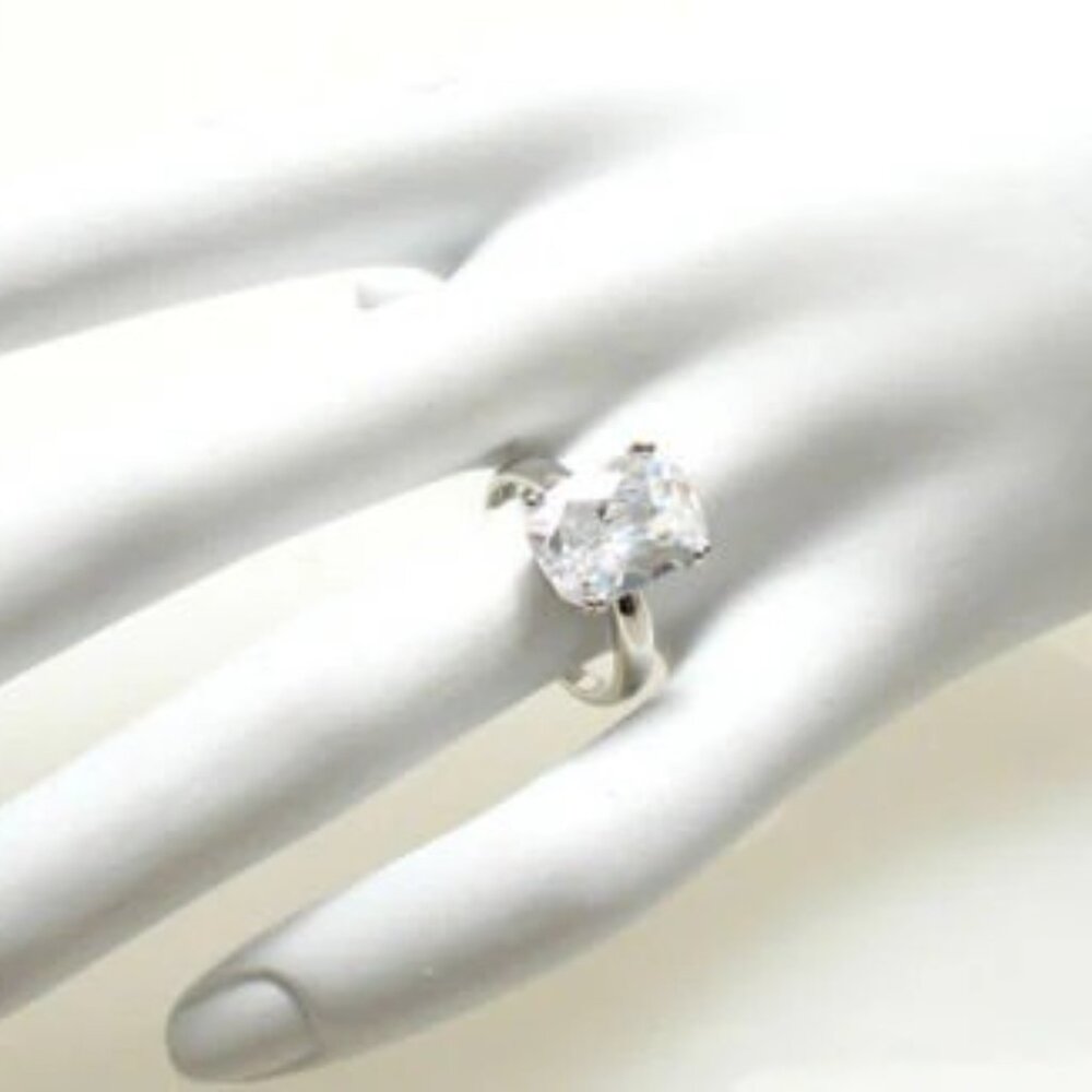 Spectacular Ring With Clear Rectangular 10x14mm C… - image 3